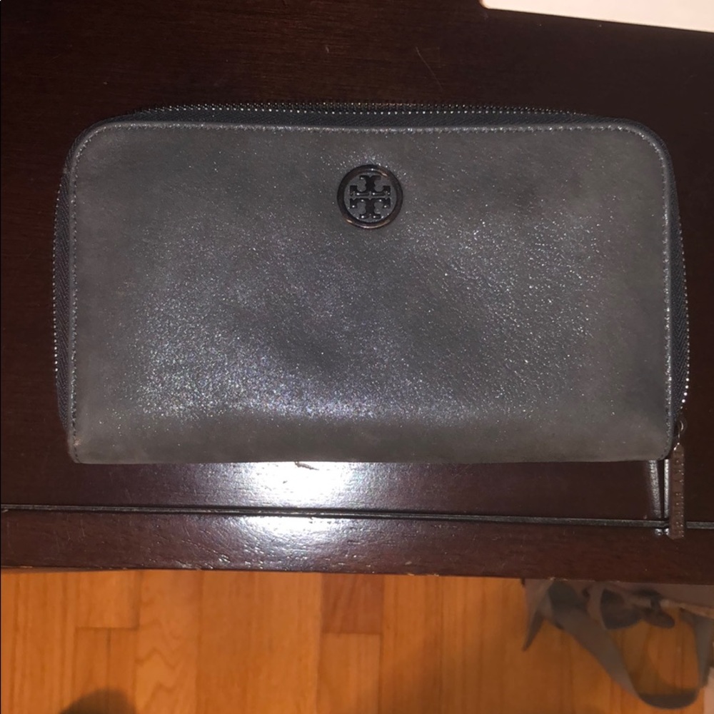 Silver Tory Burch wallet